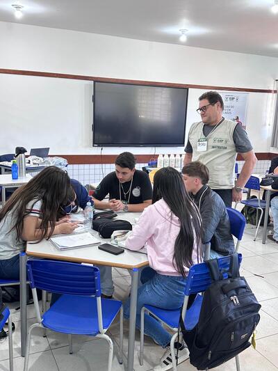 Estudantes do CEEP – Escola agrícola de Laranjeiras participam de capacitação sobre Manejo Integrado de Pragas